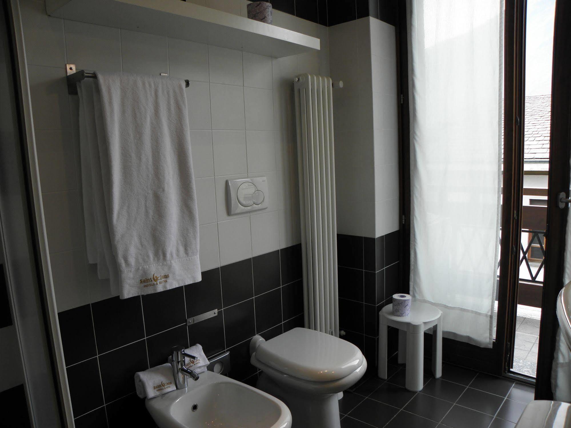 Hotel Bernina Тирано Экстерьер фото